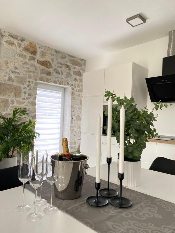Holiday House Lucia Sukošan Екстериор снимка