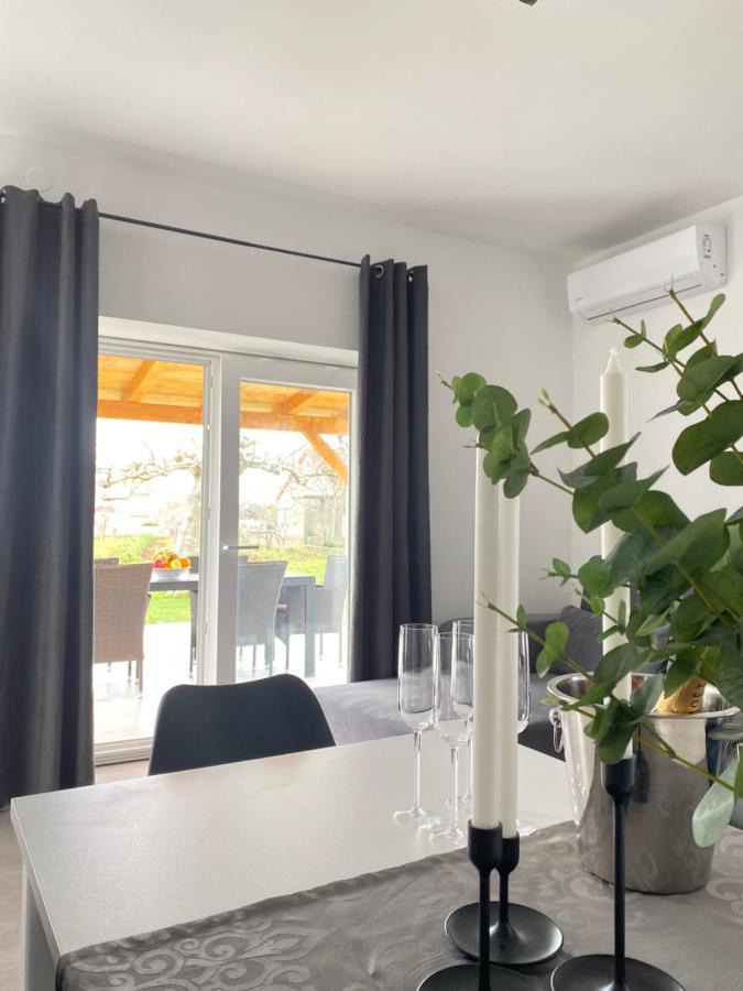Holiday House Lucia Sukošan Екстериор снимка
