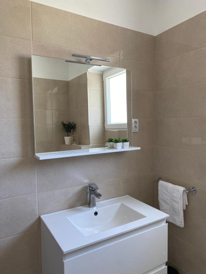 Holiday House Lucia Sukošan Екстериор снимка