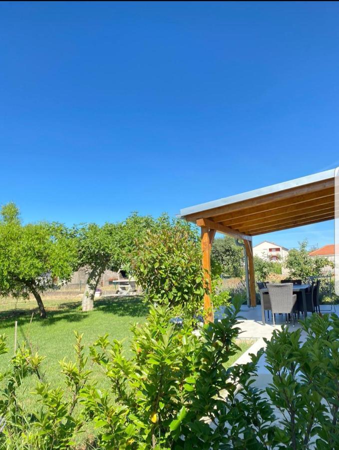 Holiday House Lucia Sukošan Екстериор снимка
